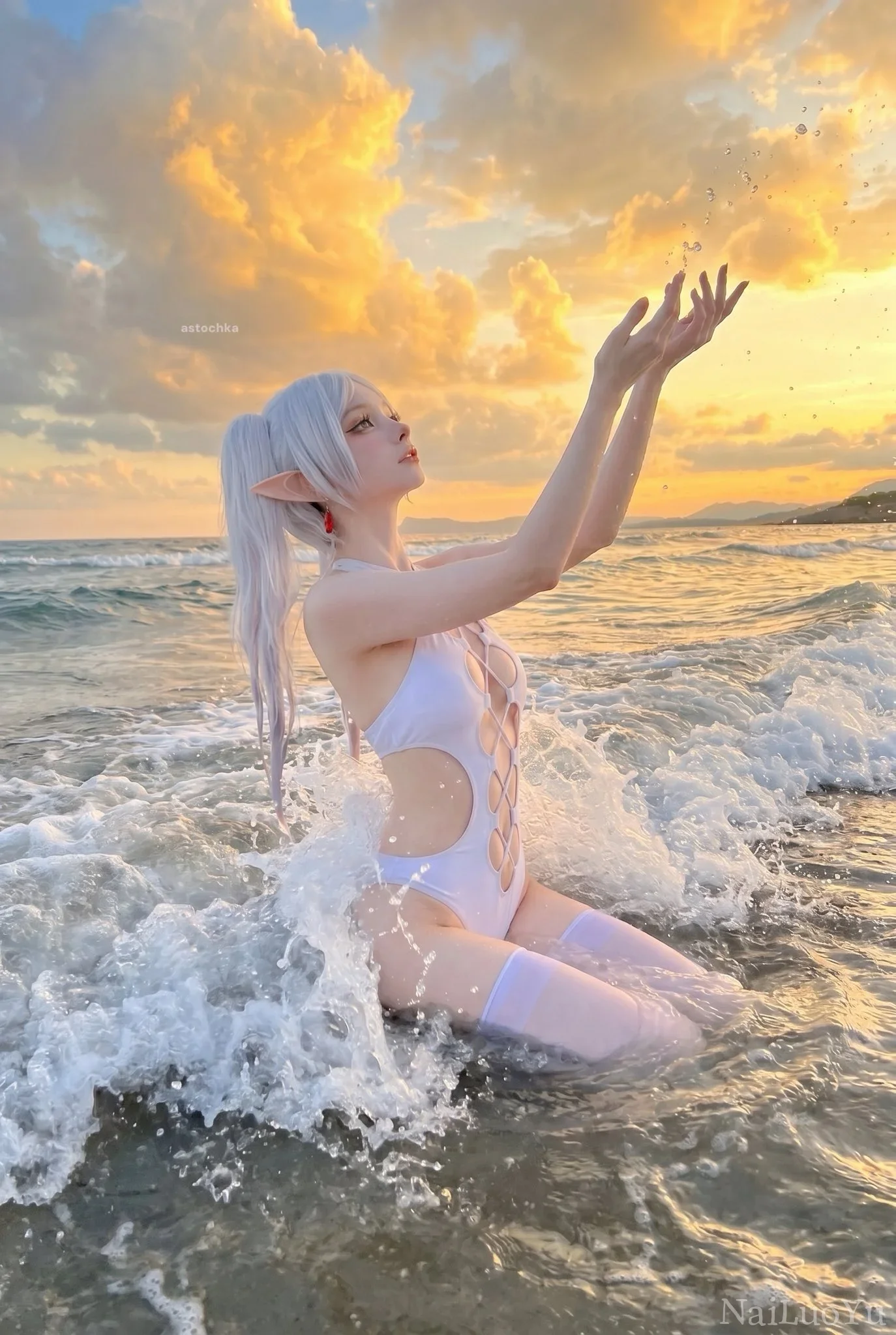 日落海滨银发精灵少女戏水唯美写真